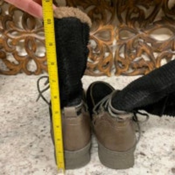 OTBT Slope low calf winter boot womens 9 in black - Picture 7 of 11